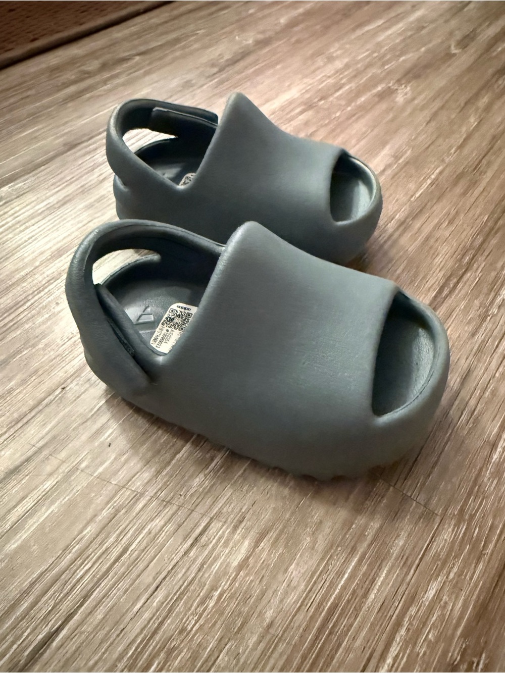 Yeezy slide infants